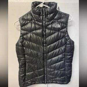 The North Face 550 Charcoal Quilted PufferVest Women Size Small